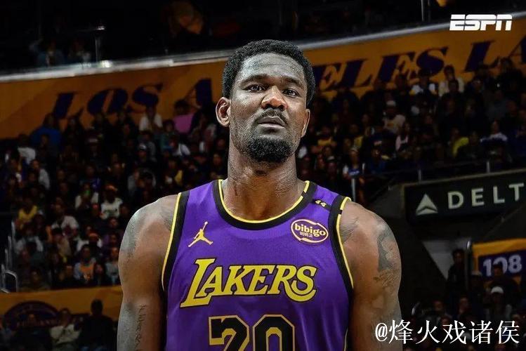 艾顿崛起为湖人内线支柱,高效表现填补球队短板 艾顿崛起为湖人内线支柱,高效表现填补球队短板